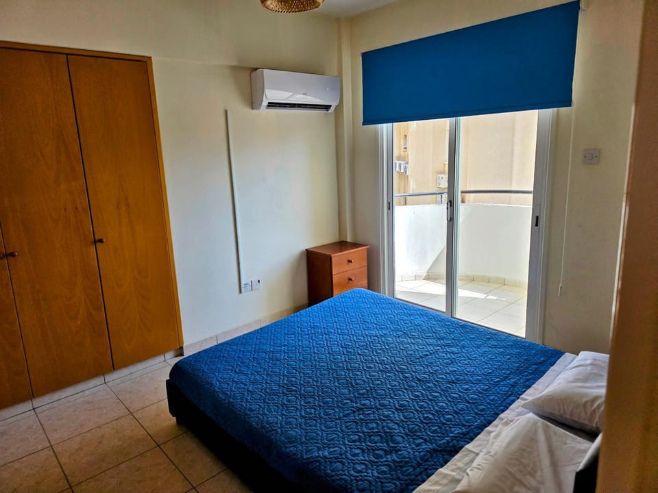 Bed, Bedroom, air conditioner