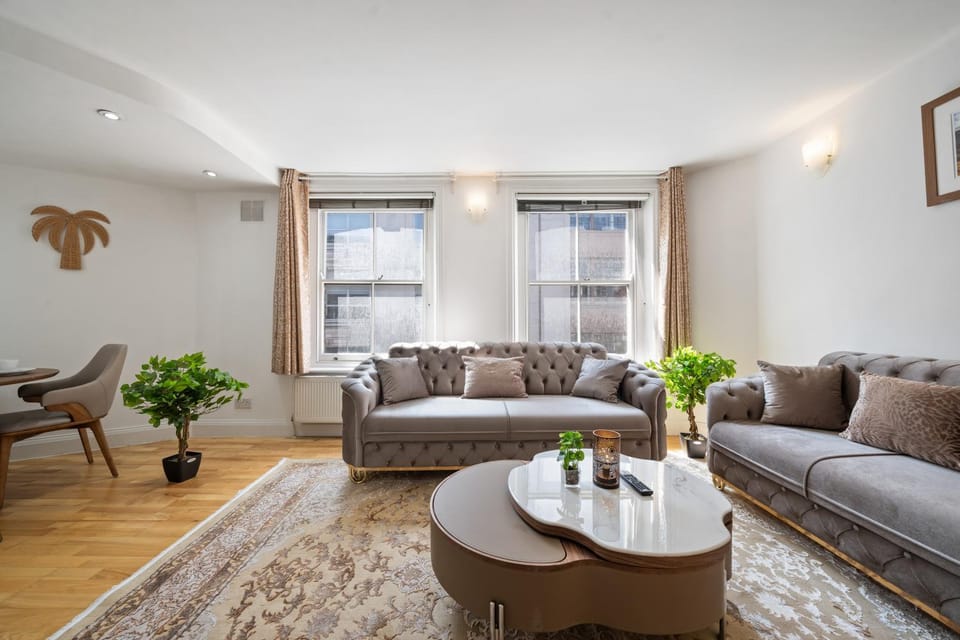 Stylish 1-Bedroom in the Heart of Soho! No Lift WD3 Apartment in City of Westminster