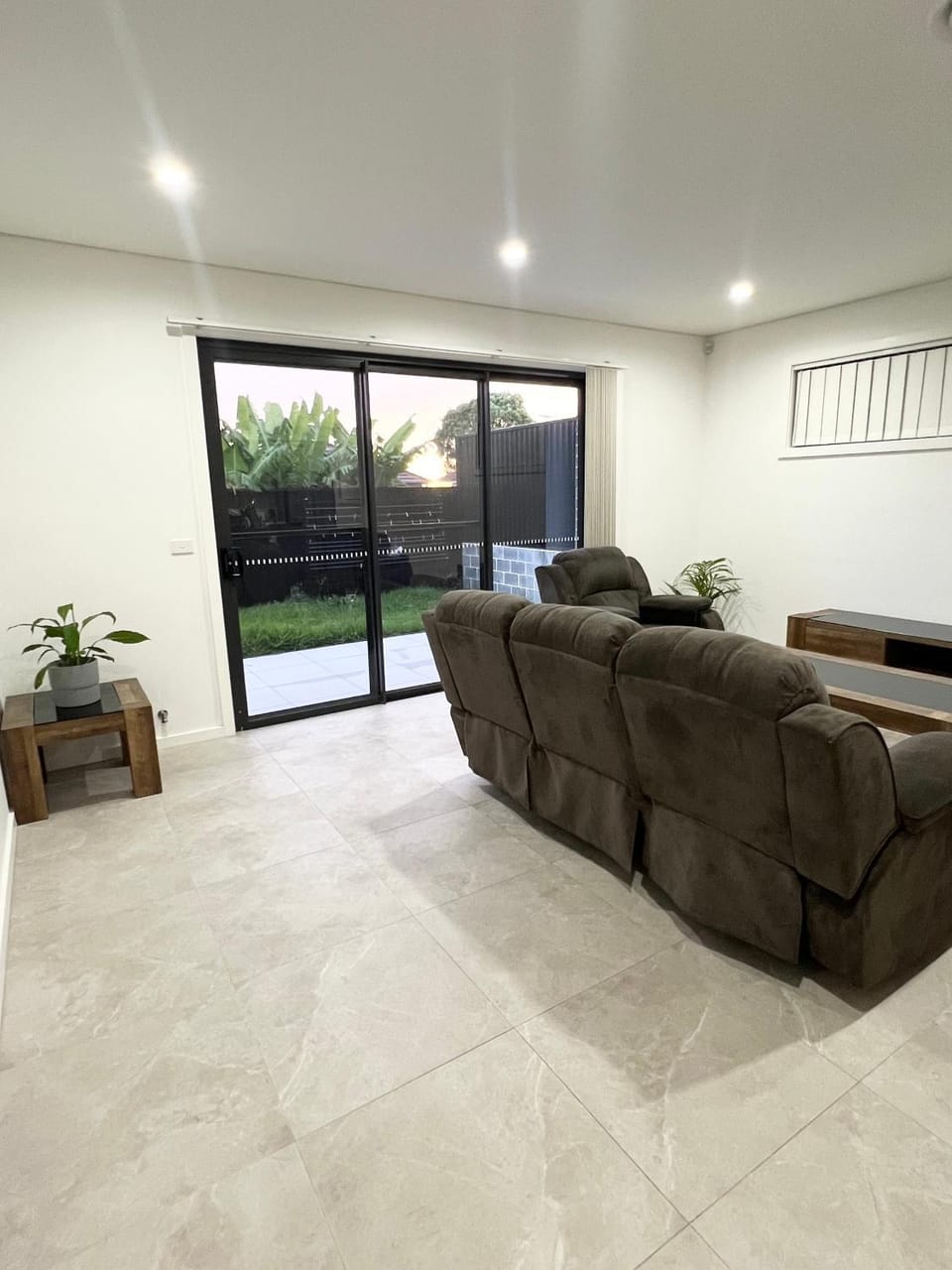 Queen Room in Modern House with Attached Bathroom - OR5 Vacation rental in Sydney