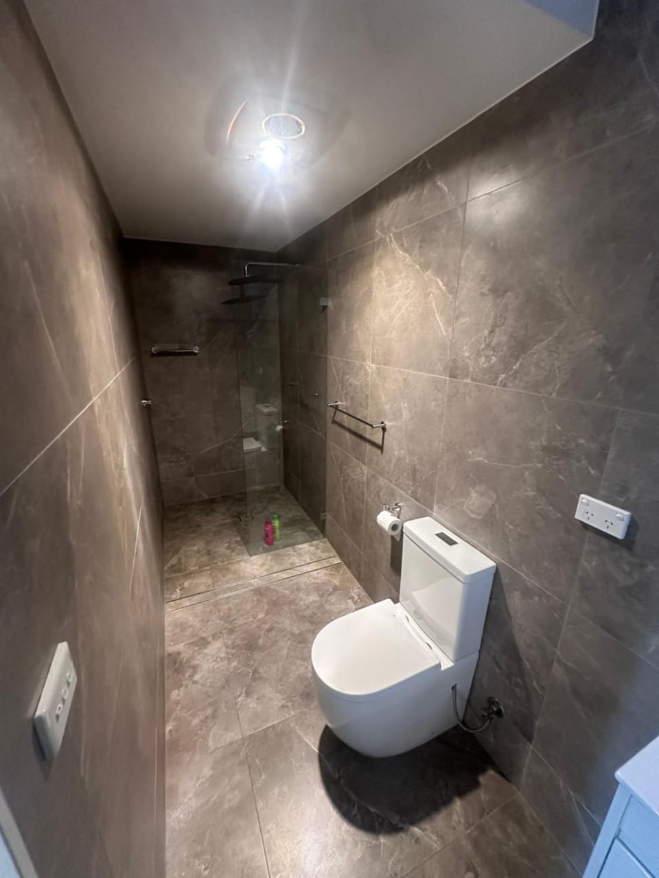 Queen Room in Modern House with Attached Bathroom - OR5 Vacation rental in Sydney