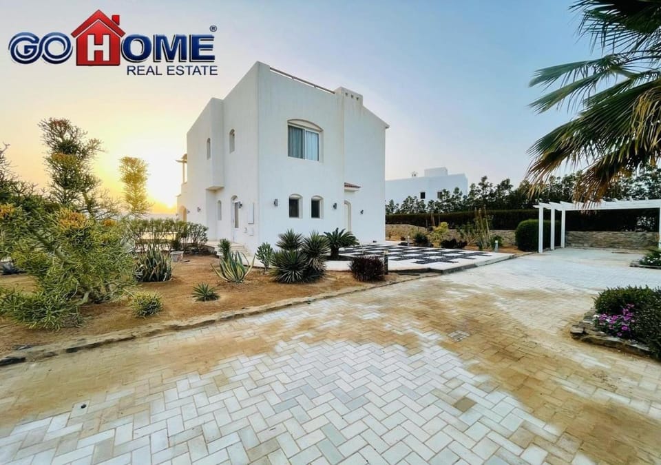 Property building, Garden, Garden view