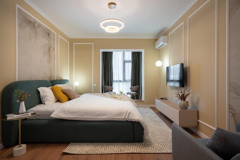 Bed, TV and multimedia, Photo of the whole room