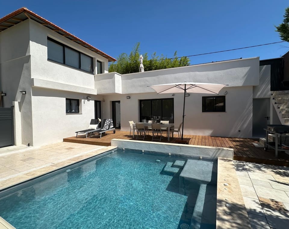 Property building, Patio, Swimming pool