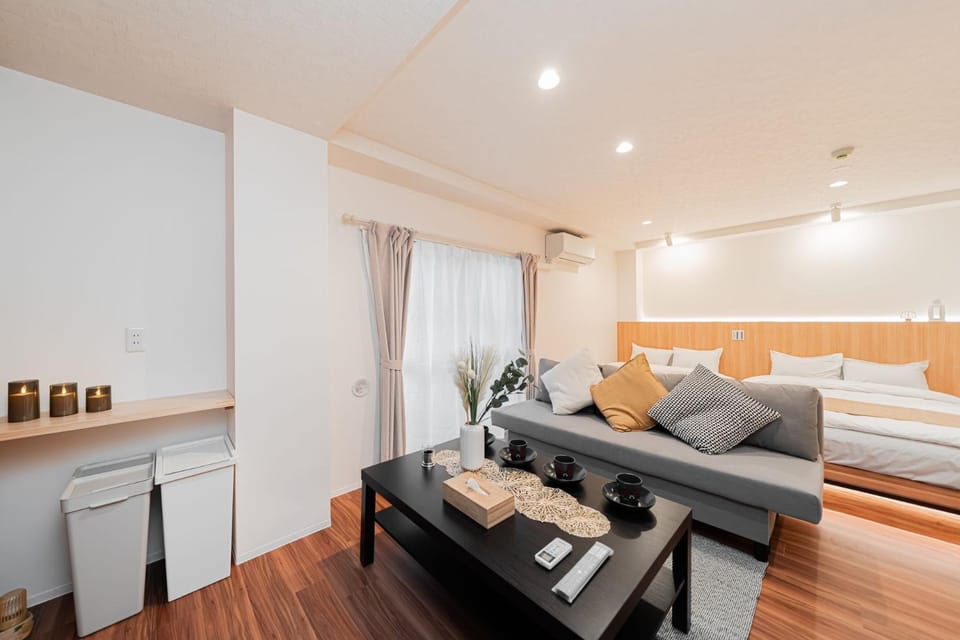 Bed, Living room