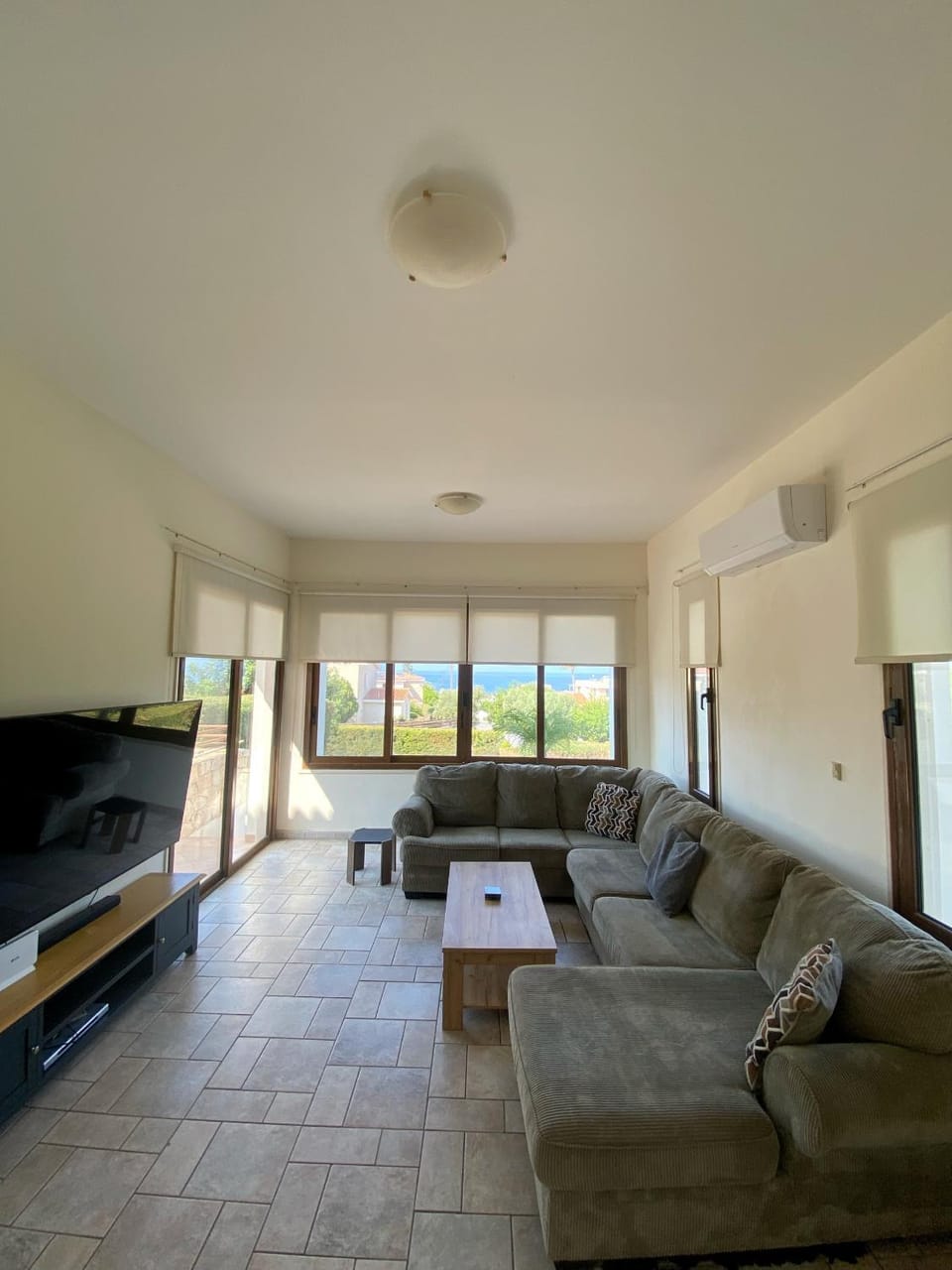 Communal lounge/ TV room, Living room