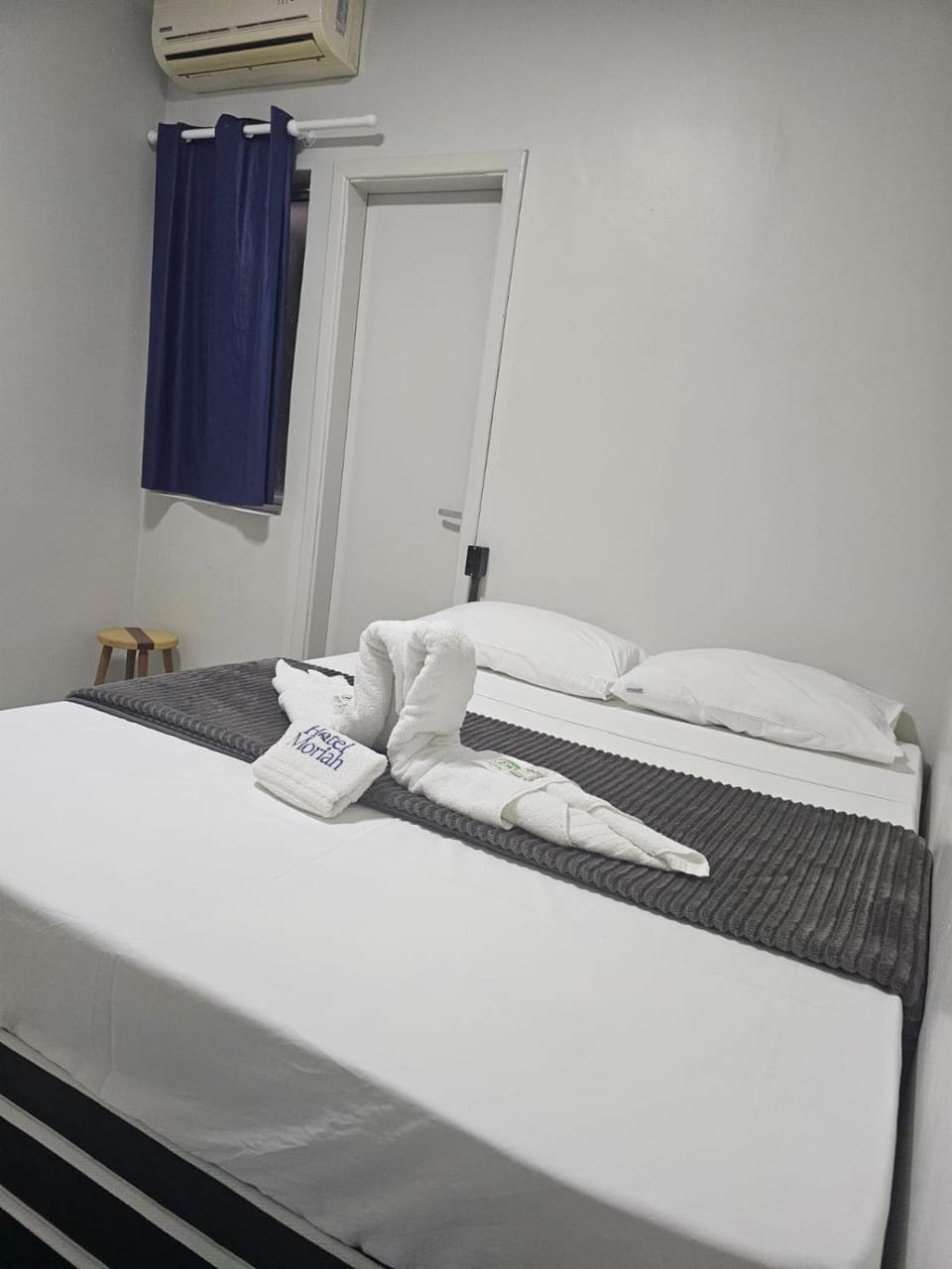 Bed, Photo of the whole room, Bedroom, towels, air conditioner
