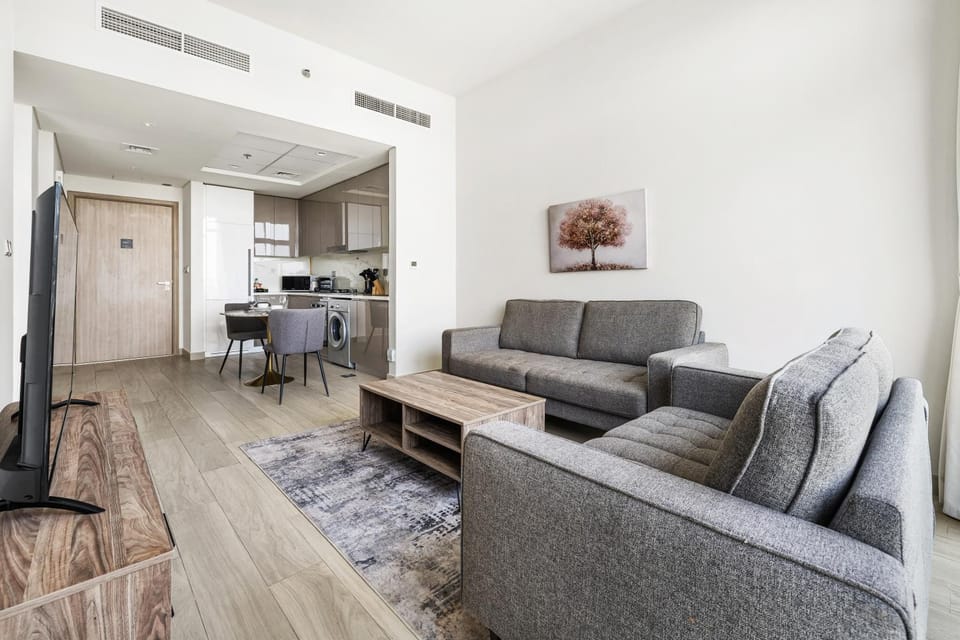 TV and multimedia, Kitchen or kitchenette, Living room, Seating area, Dining area