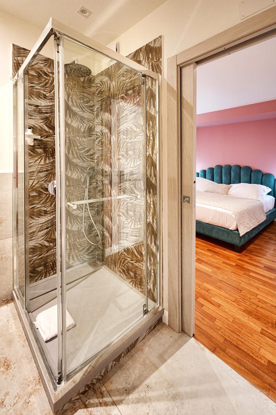 Shower, Bathroom, Photo of the whole room, Bedroom