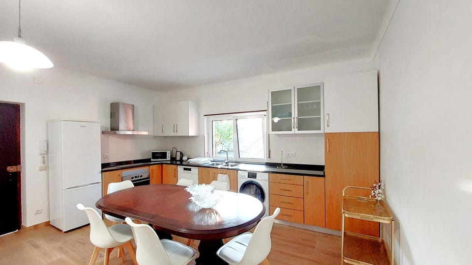 Kitchen or kitchenette, Dining area, dishwasher, oven, stove, washing machine