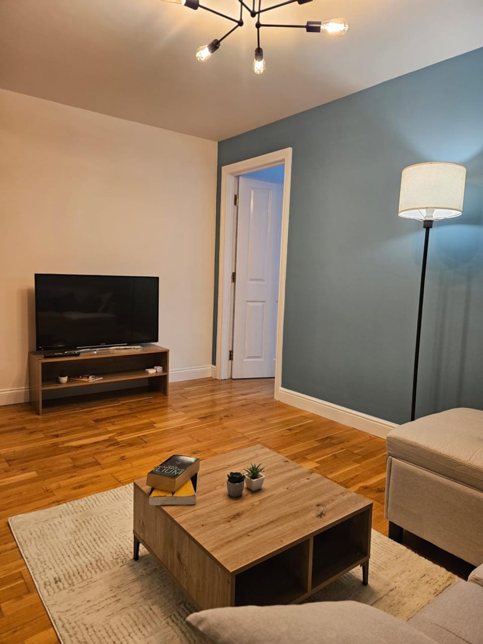 Communal lounge/ TV room, Living room, Seating area