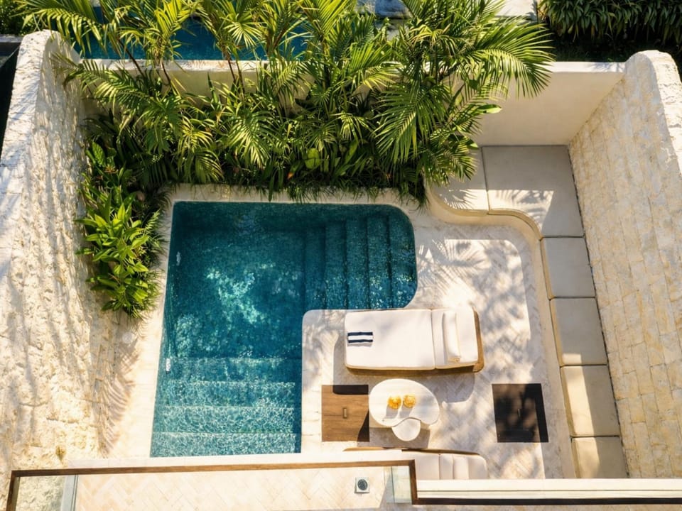 Seating area, Pool view, Swimming pool, sunbed