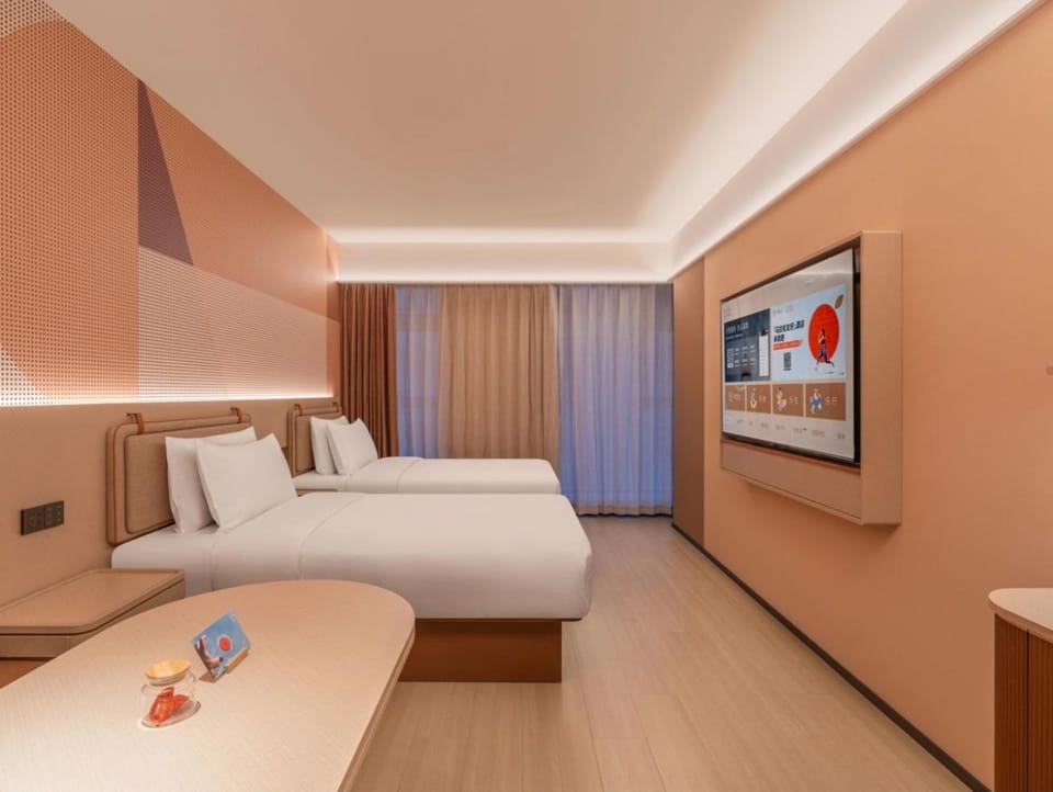 Photo of the whole room, Seating area, Bedroom