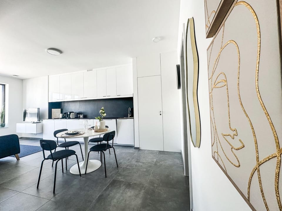 Dining area, Dinner, kitchen