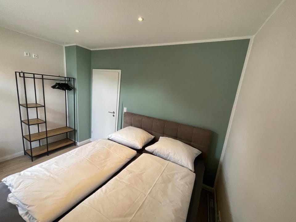 Bedroom, wardrobe