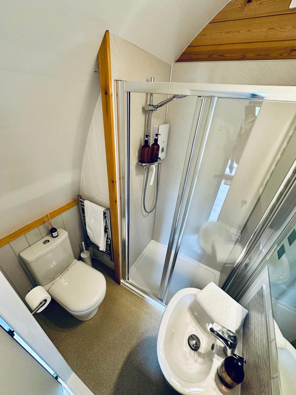 Shower, Toilet, Bathroom