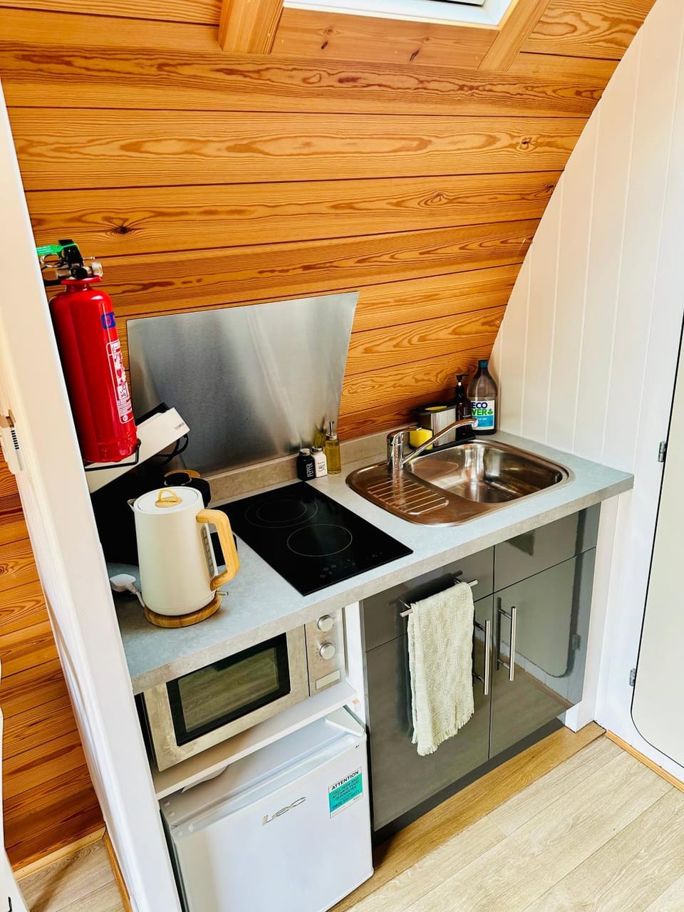 Kitchen or kitchenette