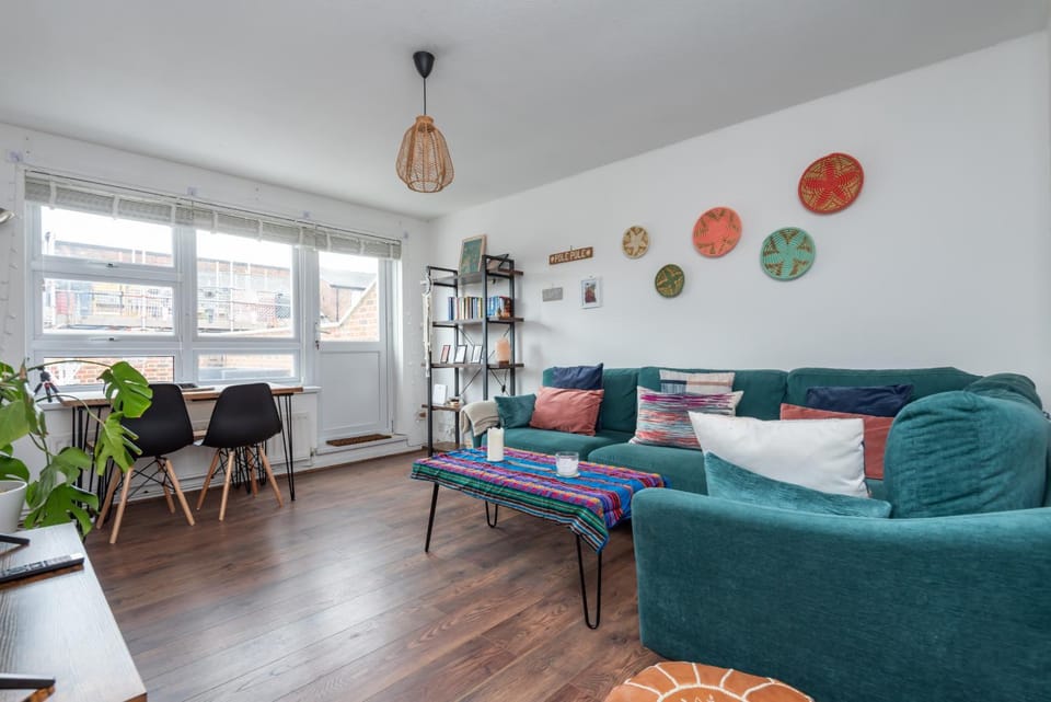 Stylish 1BD with Sunny Terrace Honor Oak Park Apartment in London Borough of Southwark