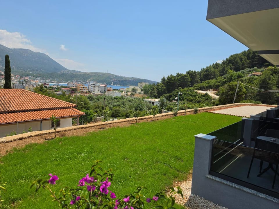 View (from property/room), Balcony/Terrace