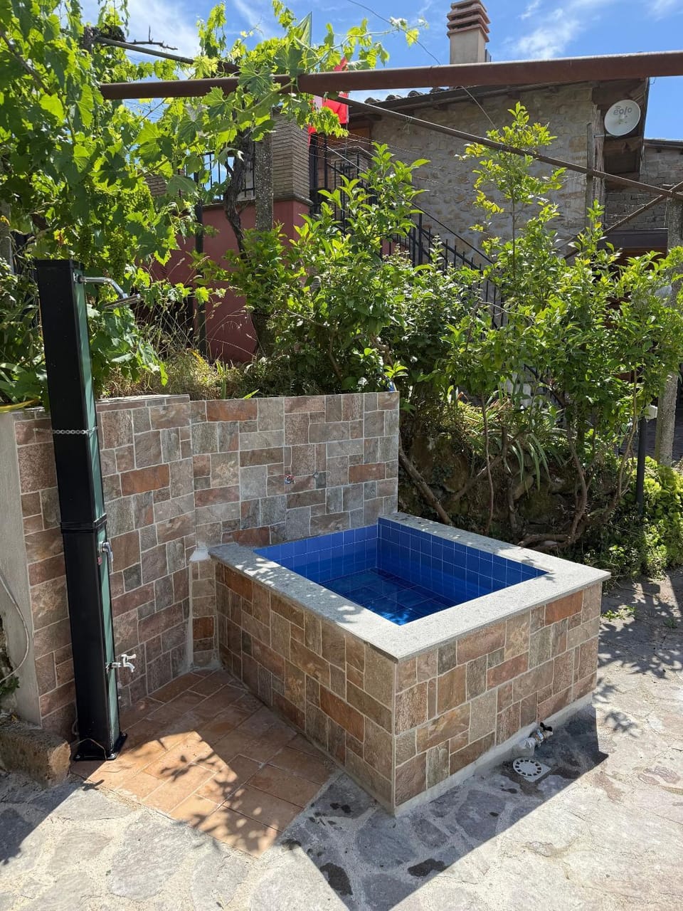 Shower, Pool view, Swimming pool, Open Air Bath