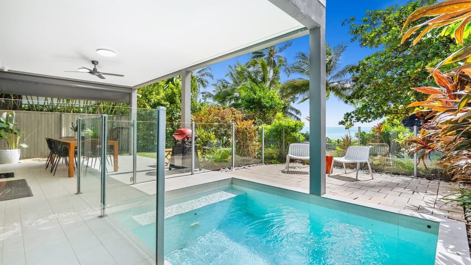 Patio, Swimming pool