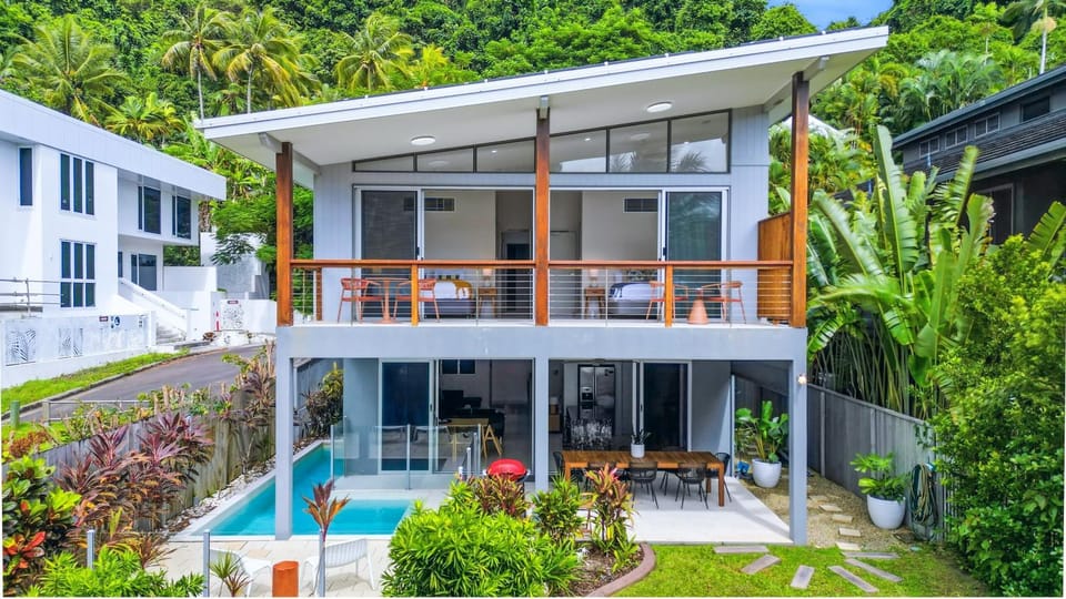 Property building, Bird's eye view, Balcony/Terrace, Swimming pool