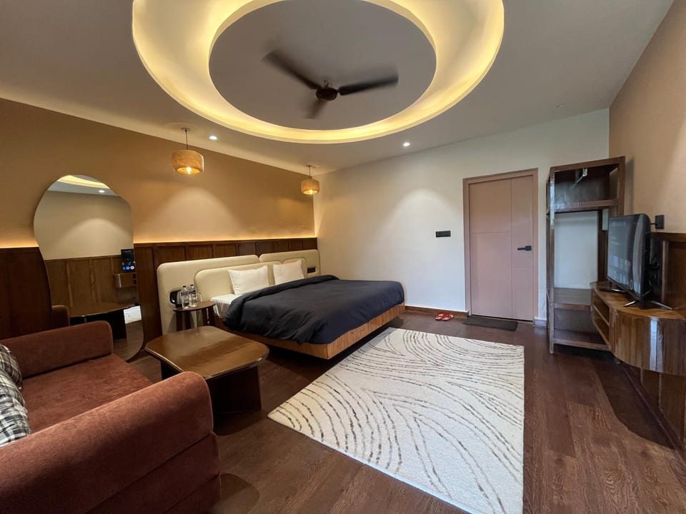 Photo of the whole room, Bedroom