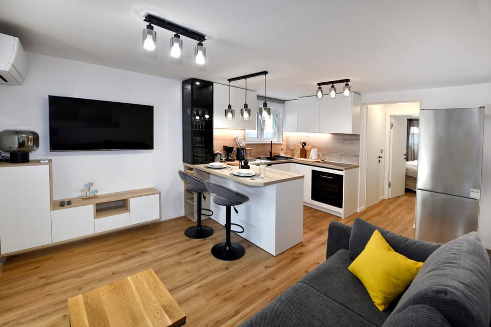 TV and multimedia, Living room, kitchen, air conditioner