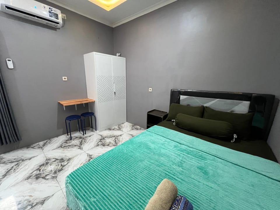 Bed, Bedroom, air conditioner