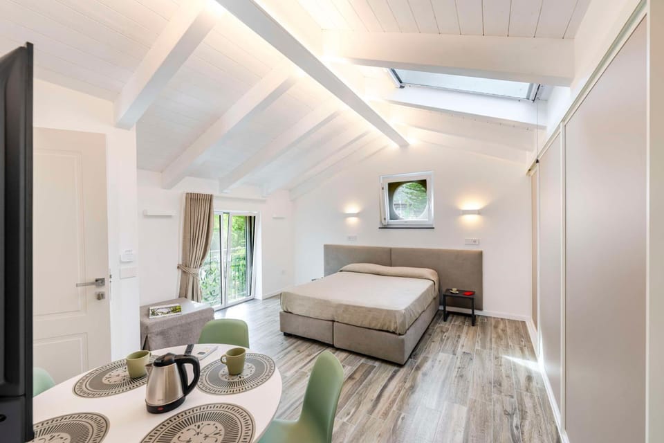 Bed, Living room