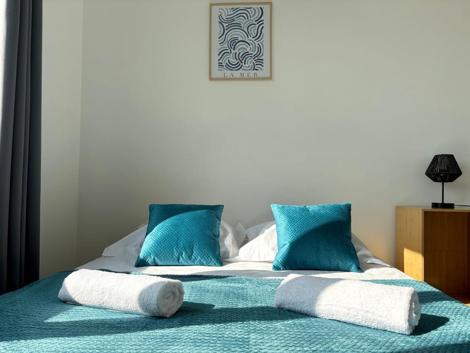 Bed, Night, Bedroom, towels
