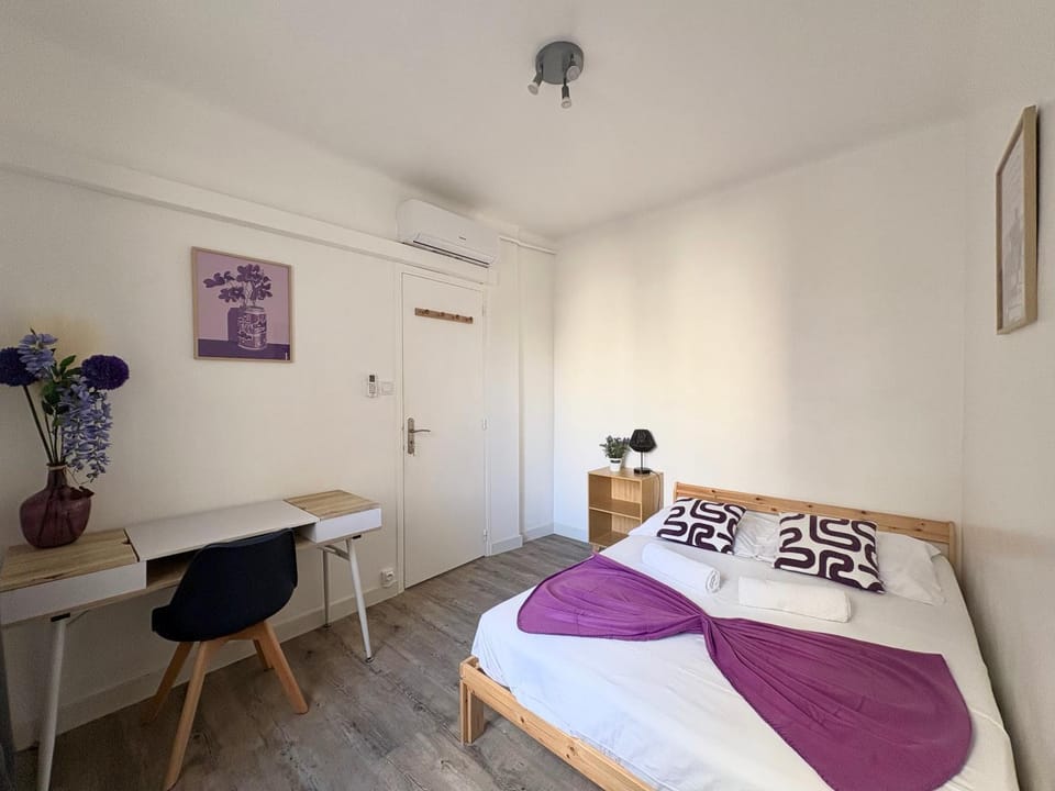 Bed, Night, Seating area, Bedroom