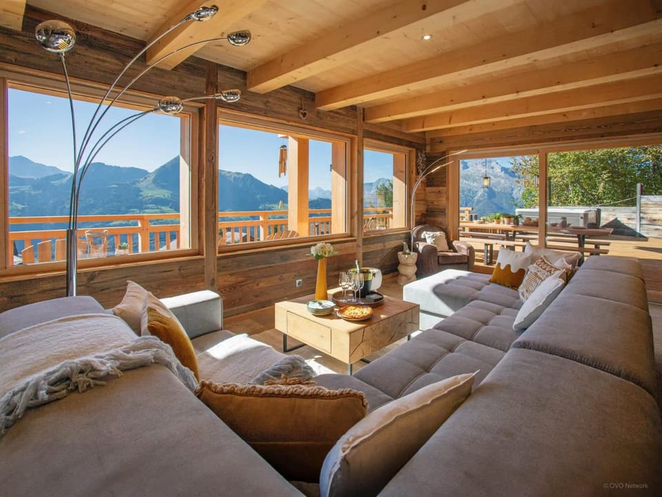 Day, Balcony/Terrace, Living room, Seating area, Mountain view