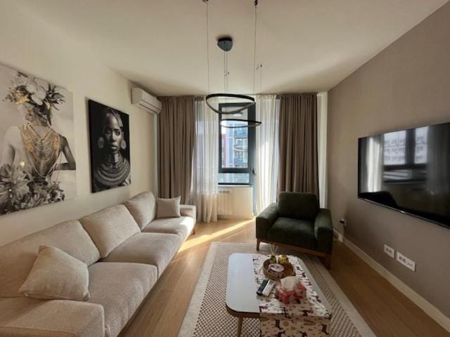 Living room, Photo of the whole room