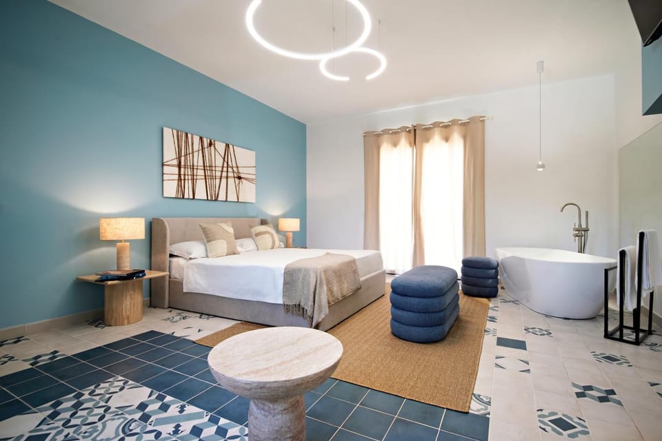 Bed, Balcony/Terrace, Photo of the whole room, Seating area, Bedroom