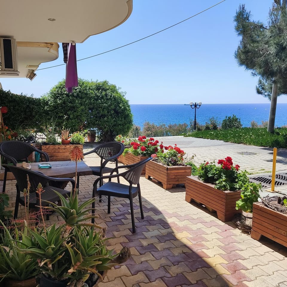 Patio, Spring, Day, Natural landscape, Garden, View (from property/room), Balcony/Terrace, Garden view, Sea view