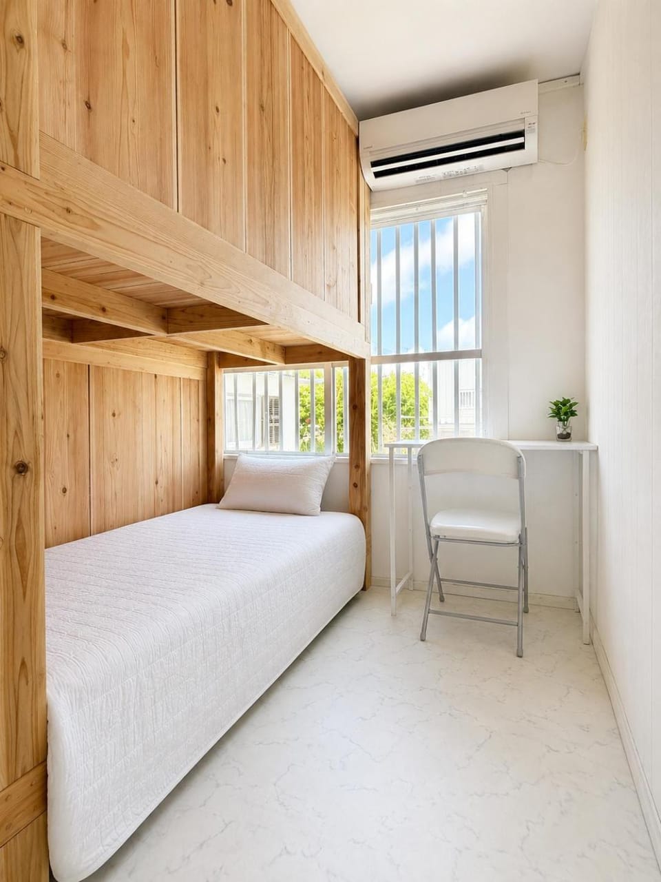 小浜島ゲストハウスLei Bed and Breakfast in Okinawa Prefecture