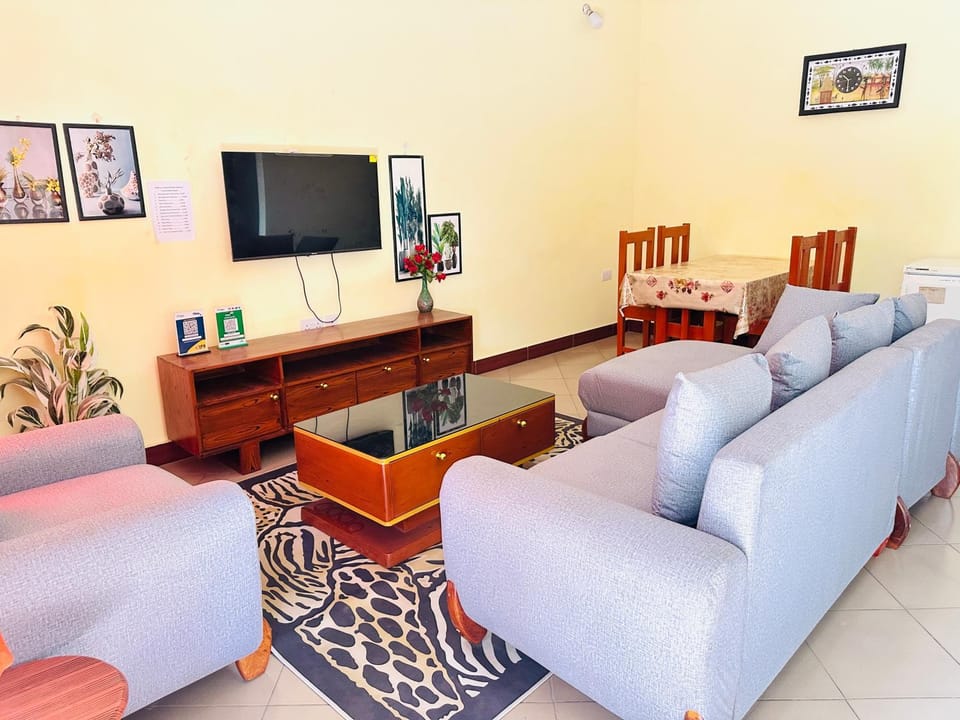 Pearl Lulu -3 Bedroom Apartments near Zanzibar Ferry and DownTown Apartment in City of Dar es Salaam