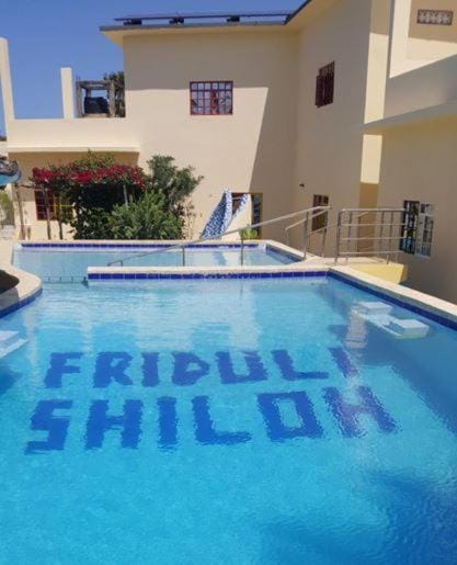 Snorkeling, Swimming pool