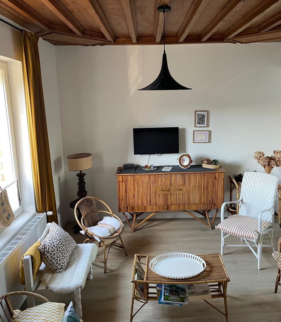 Communal lounge/ TV room, TV and multimedia, Living room, Seating area