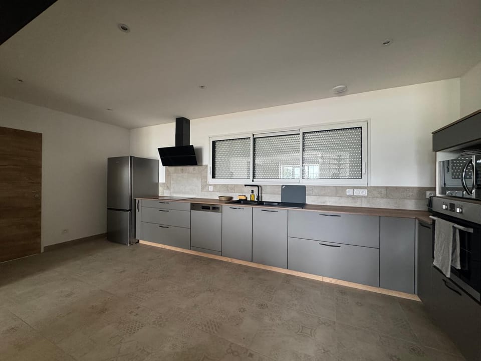Communal kitchen, kitchen