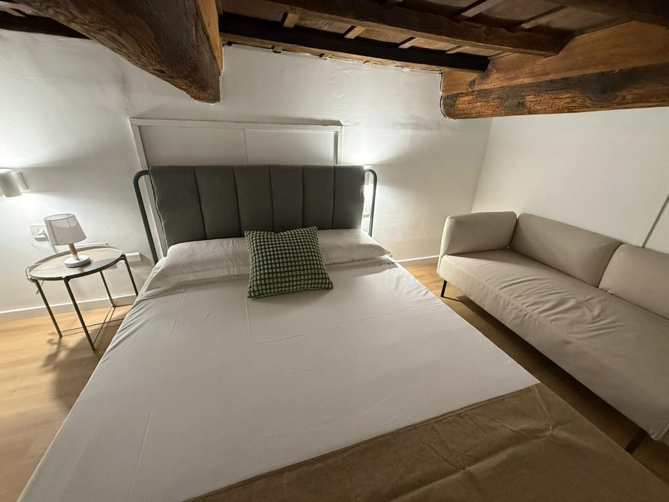 Bed, Bedroom