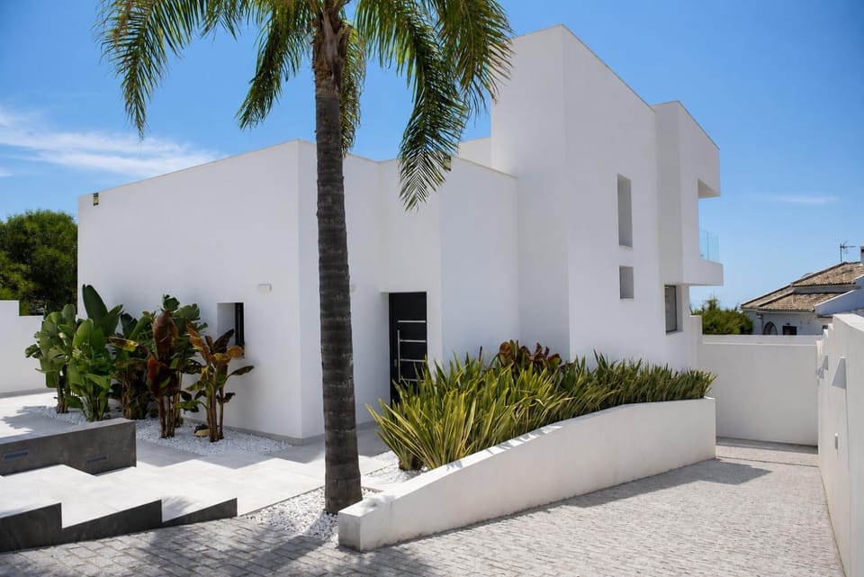 Property building, Day