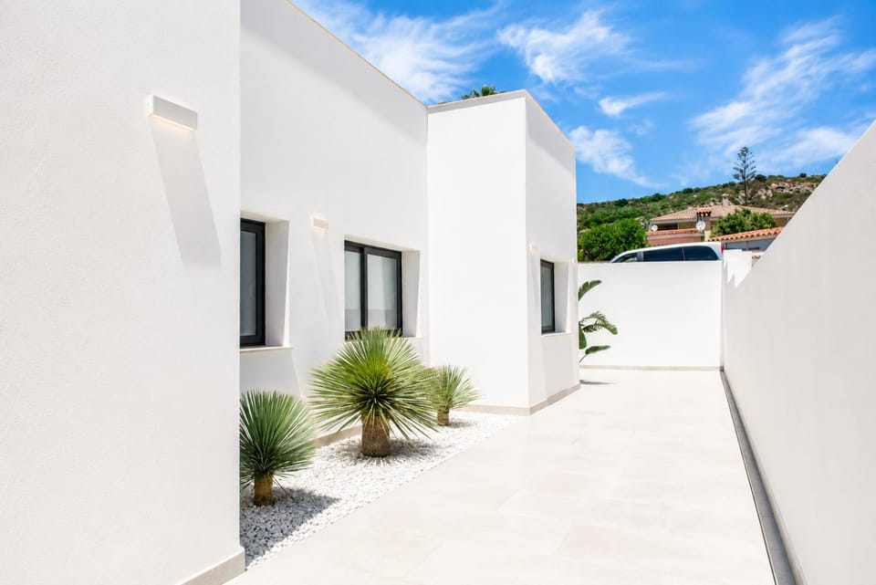 Property building, Day, Natural landscape, Mountain view