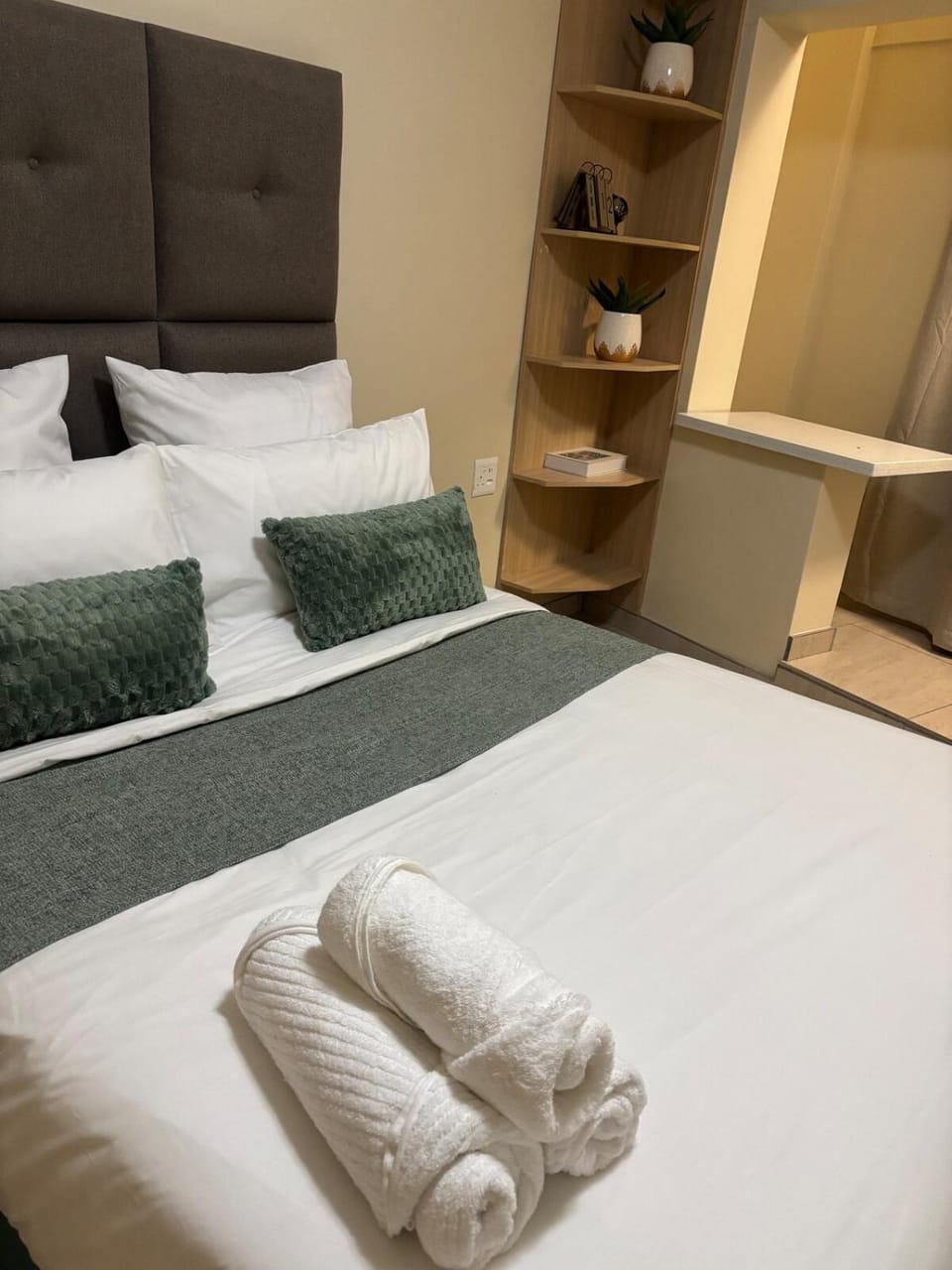 Sleek Stay in Hochlandpark Apartment in Windhoek