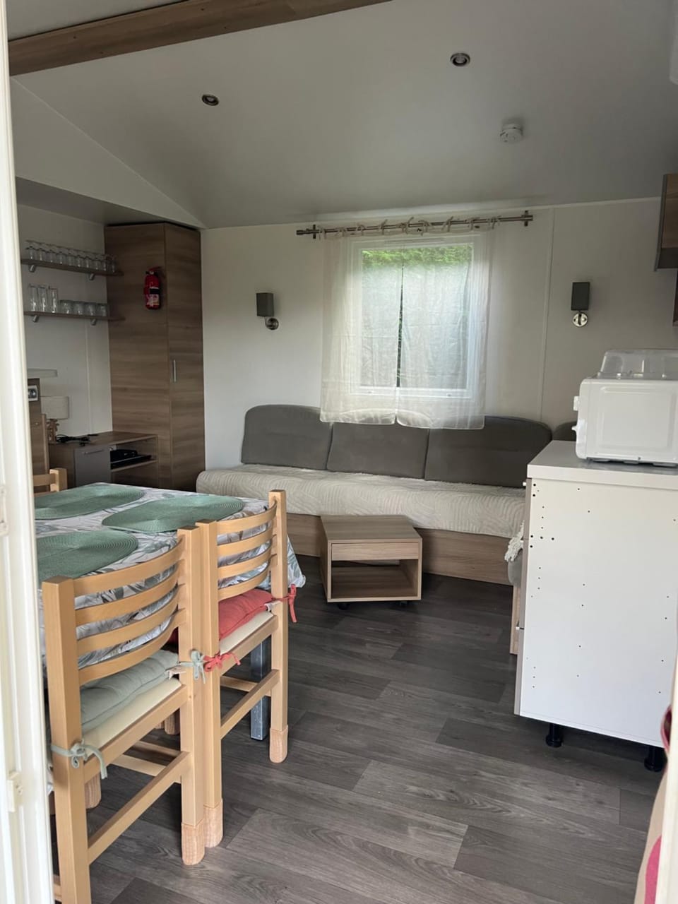 Living room, Dining area