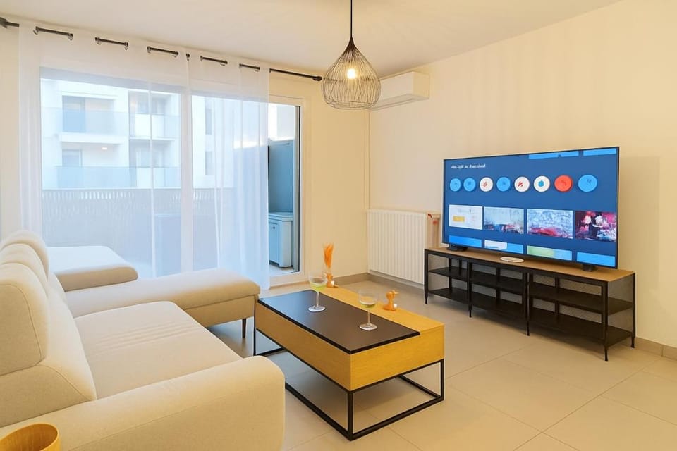 TV and multimedia, Living room, air conditioner