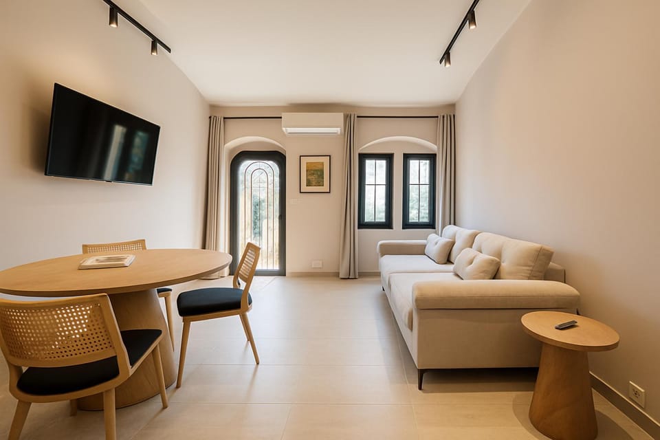Stylish & Quiet Hideaway 1BR JLM By SweetyGuest Apartment in Jerusalem