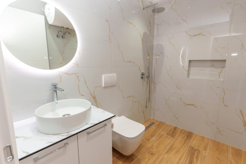 Shower, Toilet, Bathroom