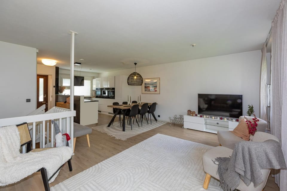 Kitchen or kitchenette, Living room, Dining area