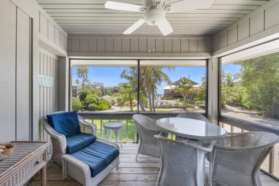 Ventura Captiva 2B- Island Charm meets Coastal Lux Apartment in Sanibel Island